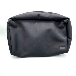AWAY The Toiletry Pouch Travel Bag Black